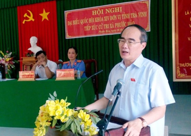 Ketua Pengurus Besar Front Tanah Air Vietnam, Nguyen Thien Nhan melakukan kontak dengan para pemilih provinsi Tra Vinh - ảnh 1