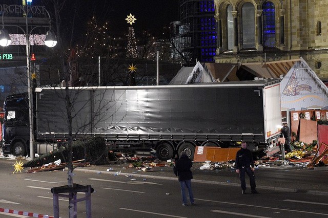 Penabrakan truk di Jerman: Kantor Berita Amaq menyatakan IS berdiri di belakang serangan - ảnh 1