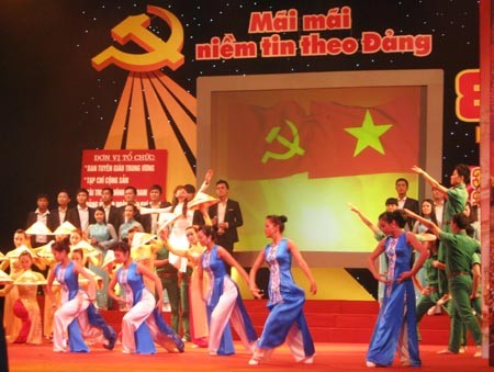 Banyak aktivitas praksis dilakukan untuk memperingati ulang tahun ke-87 berdirinya Partai Komunis Vietnam - ảnh 1