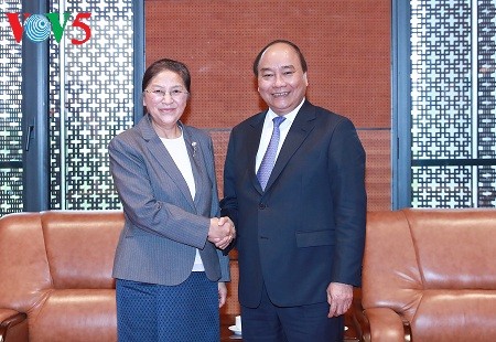 PM Nguyen Xuan Phuc menerima Ketua Parlemen Laos - ảnh 1