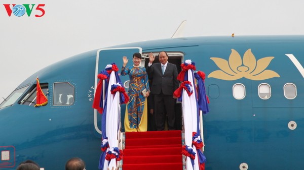 Kunjungan PM Nguyen Xuan Phuc akan meningkatkan hubungan Laos-Vietnam ke satu ketinggian baru - ảnh 1