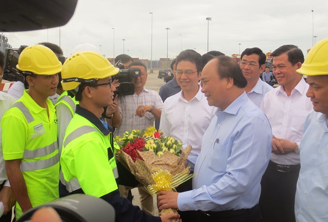 PM Nguyen Xuan Phuc melakukan kunjungan kerja di Provinsi Ba Ria-Vung Tau - ảnh 1