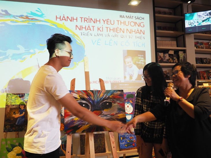 Bersama dengan Thien Nhan melukis perjalanan dongeng - ảnh 1
