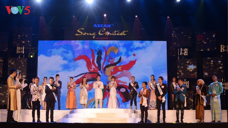 Sepuluh kontestan masuk final kontes “Nyanyian ASEAN plus 3” - ảnh 1