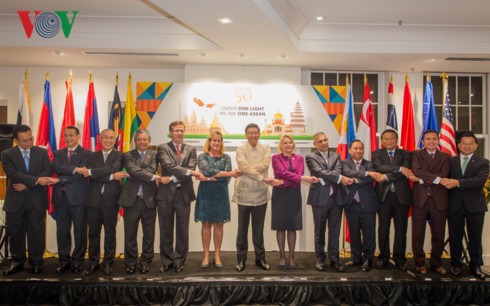 Kedutaan Besar 10 negara Asia Tenggara di AS memperingati ulang tahun ke-50 hari berdirinya ASEAN - ảnh 1