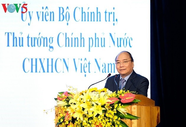 PM Nguyen Xuan Phuc: Provinsi Bac Kan harus menggeliat diri dalam membangun dan mengembangkan ekonomi - ảnh 1