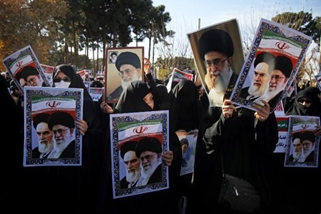 Iran: Melakukan pawai moderat untuk mendukung pemerintah - ảnh 1