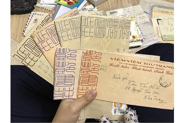 Pameran surat tulisan tangan dalam waktu 100 tahun ini, tempat mencari kembali memori dari banyak generasi - ảnh 1