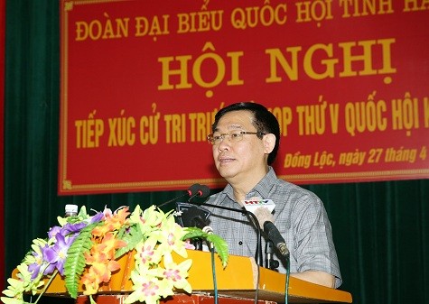 Deputi PM Vuong Dinh Hue melakukan kontak dengan pemilih Kabupaten Can Loc, Provinsi Ha Tinh - ảnh 1
