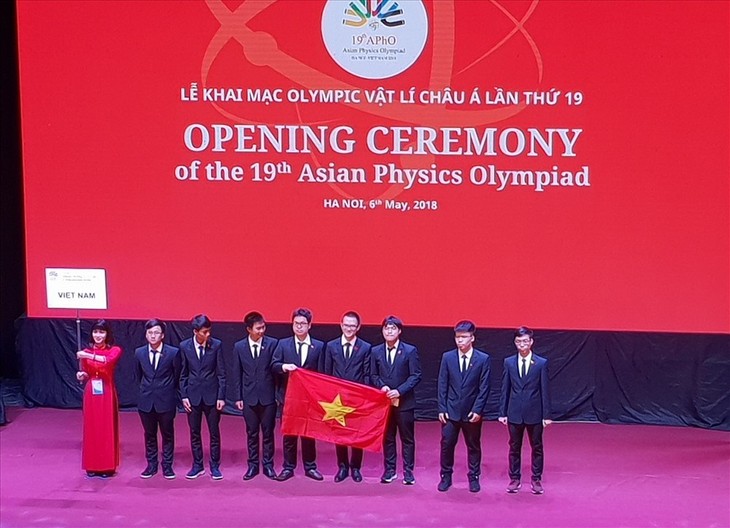 Olimpiade Fisika Asia ke-19 dibuka di Hanoi - ảnh 1