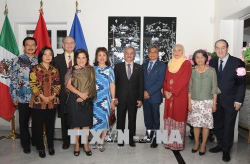 Kedutaan Besar Viet Nam untuk Meksiko memperingati ulang tahun ke-23 masuknya Viet Nam menjadi anggota ASEAN - ảnh 1