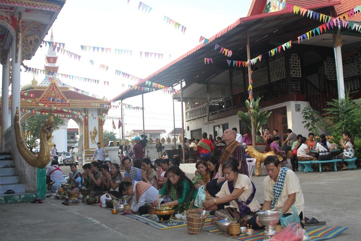 Menguak tabir pesta Ooc Phan Xa- Ciri yang indah dalam budaya kepercayaan warga Laos - ảnh 1