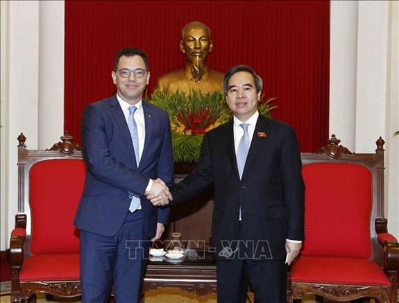 Kepala Departemen Ekonomi KS PKS, Nguyen Van Binh menerima  Menteri Lingkungan Bisni, Perdagangan dan Badan Usaha Rumania - ảnh 1