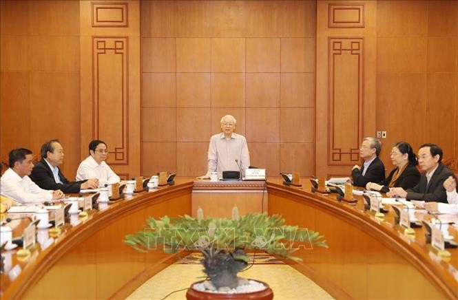 Sekjen, Presiden Nguyen Phu Trong memimpin sidang Badan Pengarahan Pembuatan Perancangan Pejabat Strategis - ảnh 1