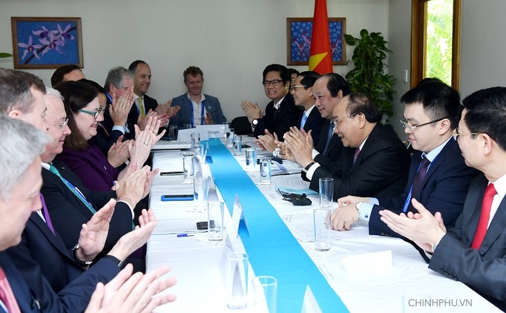 PM Nguyen Xuan Phuc menerima Persekutuan Badan Usaha AS - ảnh 1