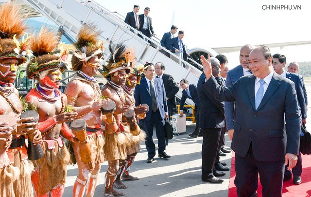 PM Nguyen Xuan Phuc tiba di Papua Nugini untuk menghadiri APEC-26 - ảnh 1
