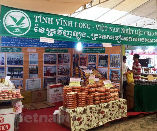 Badan usaha Viet Nam memperkuat kerjasama dan menyosialisasikan produk di Kamboja - ảnh 1