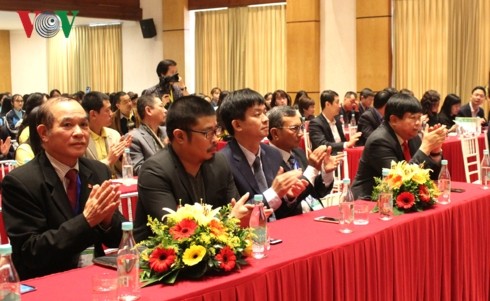 Kanal TV Kebudayaan-Pariwisata (Viet Nam Journey) menandatangani permufakatan kerjasama dengan Asosiasi Pariwisata Viet Nam - ảnh 1