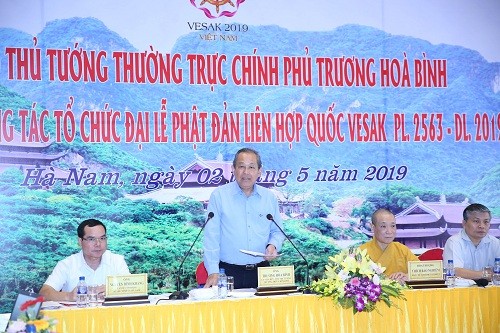 Deputi PM Truong Hoa Binh memeriksa persiapan bagi Upacara Besar Waisak PBB - ảnh 1