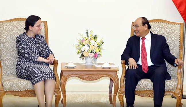PM Nguyen Xuan Phuc menerima Sekretaris Negara Kemlu Rumania, Monica Gheorghita - ảnh 1