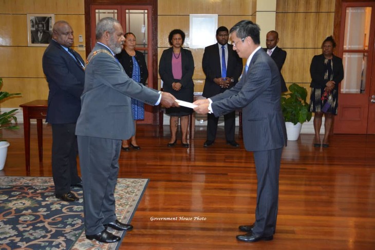 Gubernur Jenderal Papua Nugini mementingkan hubungan persahabatan dan kerjasama baik dengan Viet Nam - ảnh 1