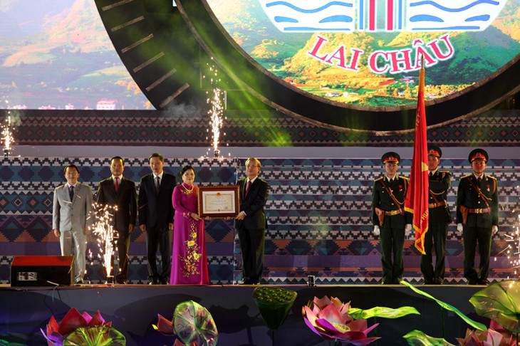Acara peringatan ulang tahun ke-110 berdirinya Provinsi Lai Chau - ảnh 1