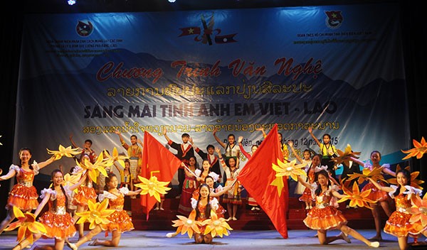 Cerahlah selama-lamanya  persahabatan Viet Nam-Laos - ảnh 1
