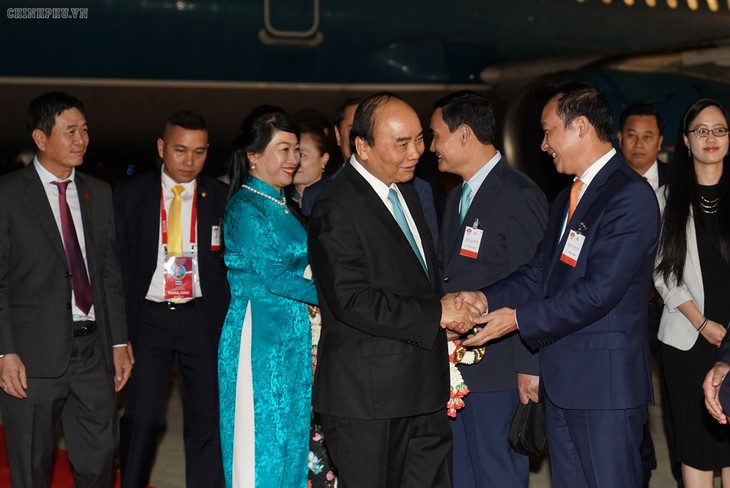 PM Nguyen Xuan Phuc tiba di Thailand untuk mulai menghadiri KTT ASEAN ke-35 - ảnh 1