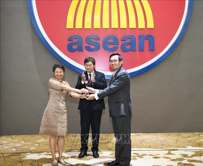 Viet Nam menerima jabatan Ketua Komisi Badan-Badan Perwakilan Tetap di ASEAN - ảnh 1