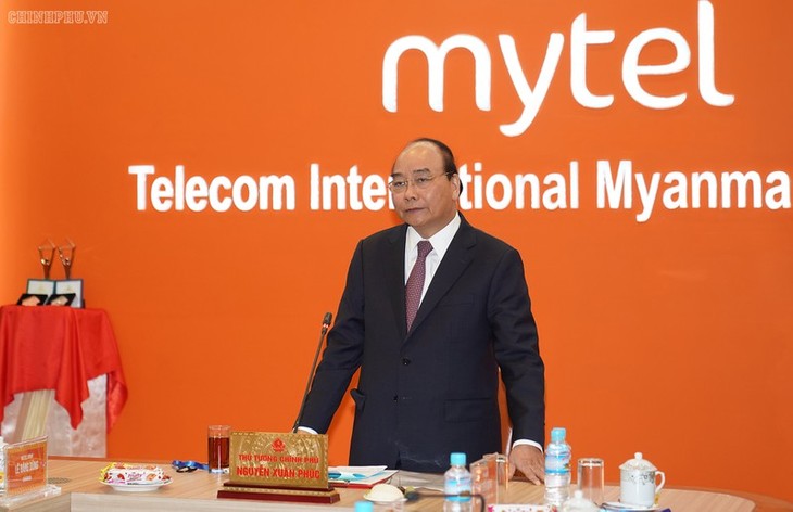 PM Nguyen Xuan Phuc mengunjungi beberapa basis investasi titik berat dari badan usaha Viet Nam di Myanmar - ảnh 1
