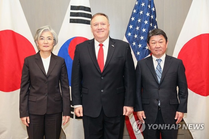 AS-Jepang-Republik Korea sepakat mendorong proses denuklirisasi Semenanjung Korea - ảnh 1