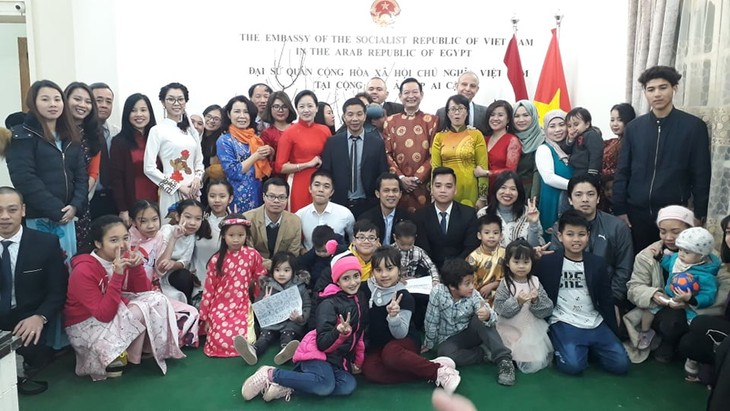 Komunitas orang Viet Nam di Meir gembira menyambut Musim Semi 2020 - ảnh 1