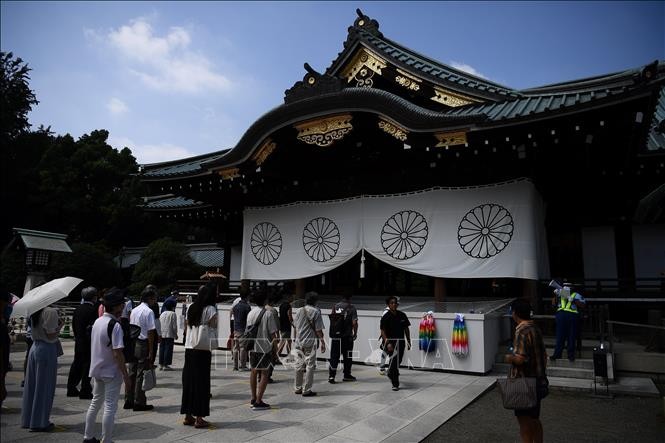 PM Jepang menyampaikan sajian kepada Kuil Yasukuni - ảnh 1