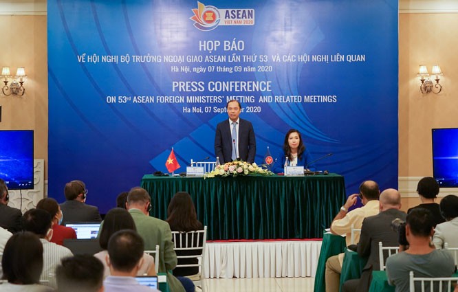 Para Menlu ASEAN menaruh harapan pada Konferensi AMM-53 - ảnh 1