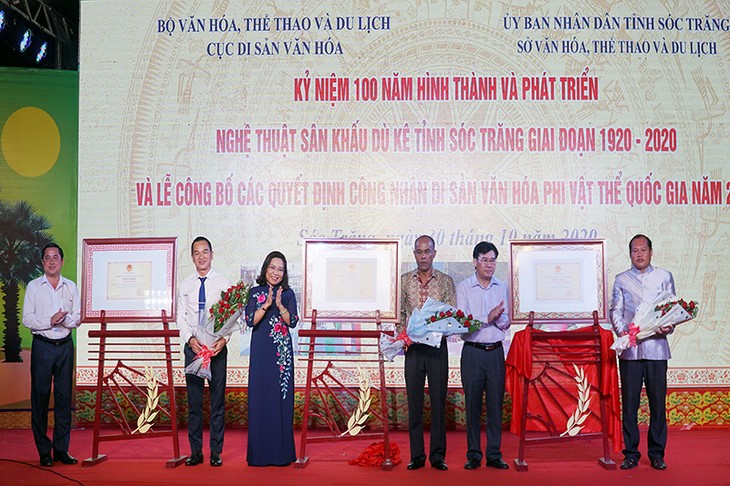 Provinsi Soc Trang memperingati ulang tahun ke-100 seni panggung Du Ke - ảnh 1