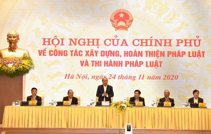 PM Nguyen Xuan Phuc: Menyusun Undang-Undang Merupakan Tugas Titik Berat - ảnh 1