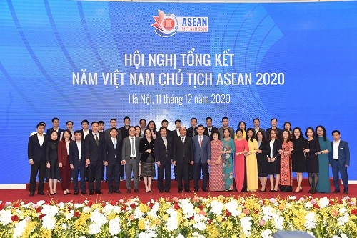 PM Nguyen Xuan Phuc:  Kaliber, Kapabilitas dan Kearifan Viet Nam Ditunjukkan dalam Tahun ASEAN 2020 - ảnh 1