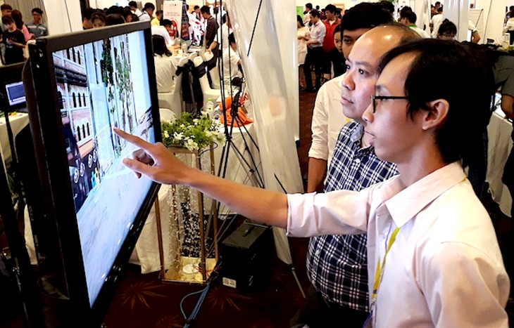 Badan Usaha Melakukan Transformasi Digital Berdasarkan Fondasi “Make in Viet Nam” - ảnh 1