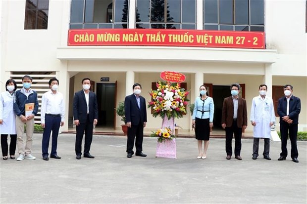 Berterima kasih kepada Para Nakes  Melawan Covid-19 di Provinsi Hai Duong - ảnh 1