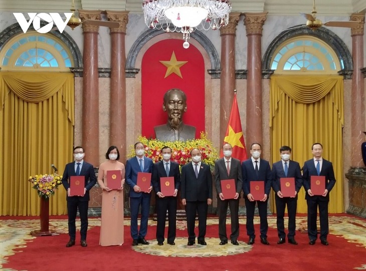 Presiden Tugaskan Para Duta Besar Viet Nam yang Terima Tugas di Luar Negeri - ảnh 1