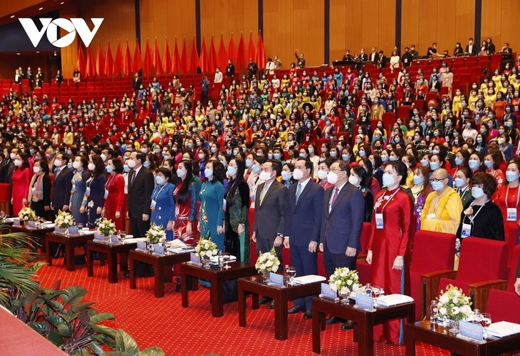 PM Pham Minh Chinh: Terus Kembangkan Potensi, Kreativitas Kaum Perempuan Viet Nam - ảnh 1