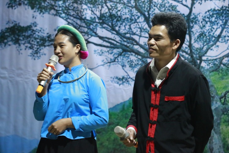 Festival Nyanyi Soong Co di Perbatasan Binh Lieu - ảnh 1