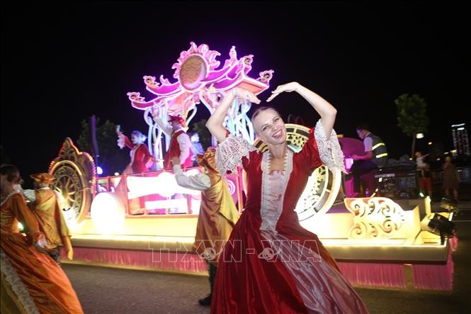 Karnaval Jalanan Sun Fest Buka Musim Panas yang Bergelora di Kota Da Nang - ảnh 1
