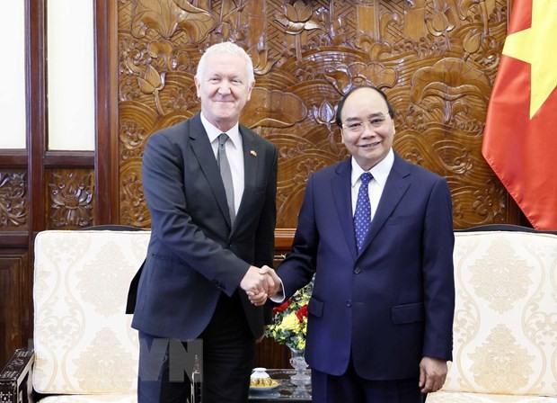 Presiden Nguyen Xuan Phuc Terima Duta Besar Belanda dan Swiss yang Berpamitan - ảnh 2