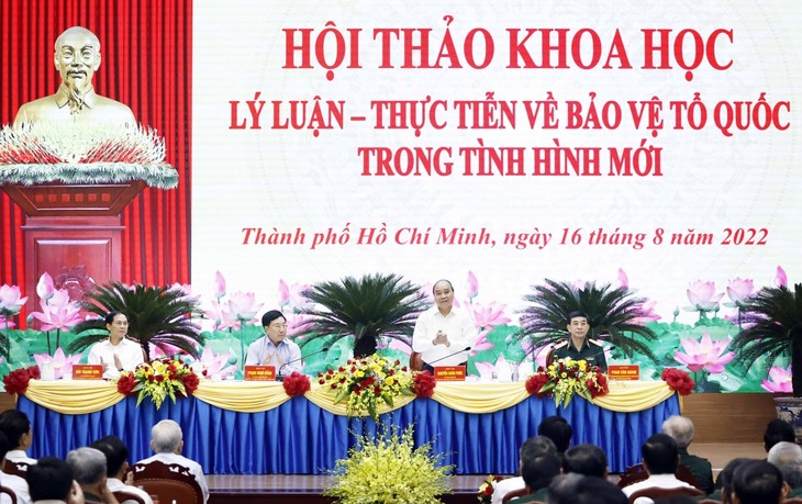 Presiden Nguyen Xuan Phuc: Tingkatkan Kemampuan, Kekuatan Pertahanan, Keamanan, Pembelaan Tanah Air Dalam Syarat Sejarah Baru - ảnh 1