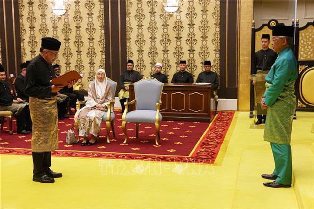 PM Baru Malaysia Berkomitmen Berupaya untuk Menyeimbangkan Seluruh Kepentingan Nasional - ảnh 1