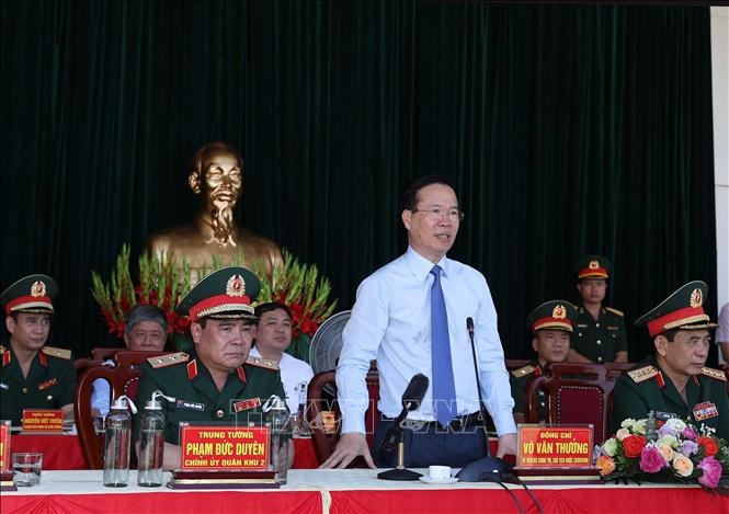 Presiden Vo Van Thuong Memeriksa Pekerjaan Siap Siaga Bertempur di Kodam 2 - ảnh 1