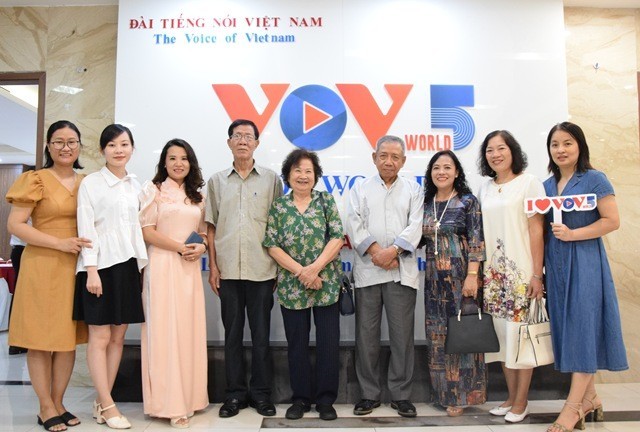 Penyiar Tu Thuy, Suara Emas VOV yang Mengonektivitaskan Hubungan Persahabatan Vietnam-Indonesia - ảnh 4