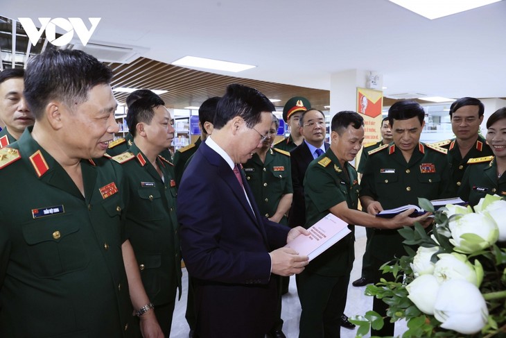 Presiden Vo Van Thuong Hadiri Pembukaan Tahun Ajaran Baru Akademi Pertahanan - ảnh 2