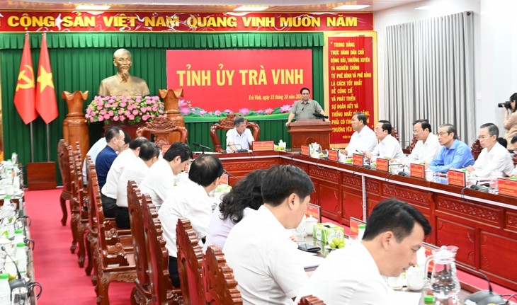 PM Pham Minh Chinh Lakukan Temu Kerja dengan Pimpinan Provinsi Tra Vinh - ảnh 1